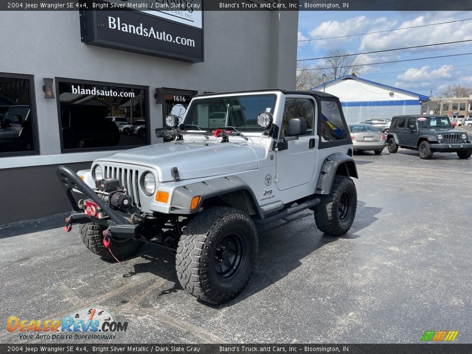 2004 Jeep Wrangler SE 4x4 Bright Silver Metallic / Dark Slate Gray Photo #2