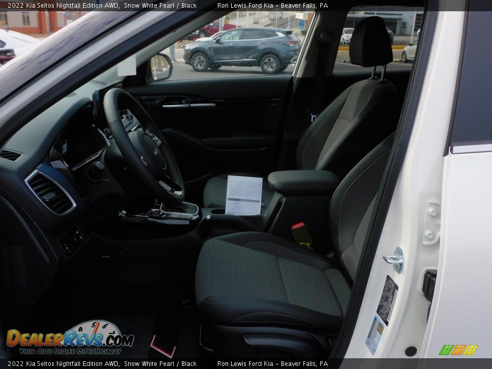 2022 Kia Seltos Nightfall Edition AWD Snow White Pearl / Black Photo #11
