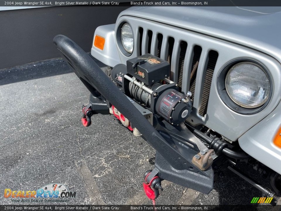 2004 Jeep Wrangler SE 4x4 Bright Silver Metallic / Dark Slate Gray Photo #11