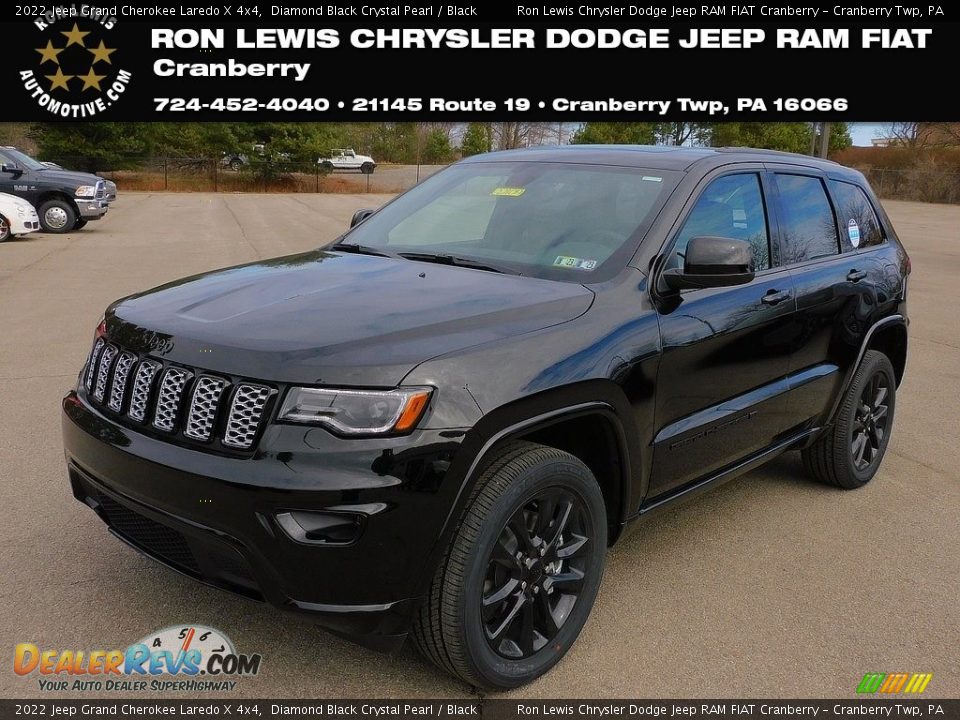 2022 Jeep Grand Cherokee Laredo X 4x4 Diamond Black Crystal Pearl / Black Photo #1