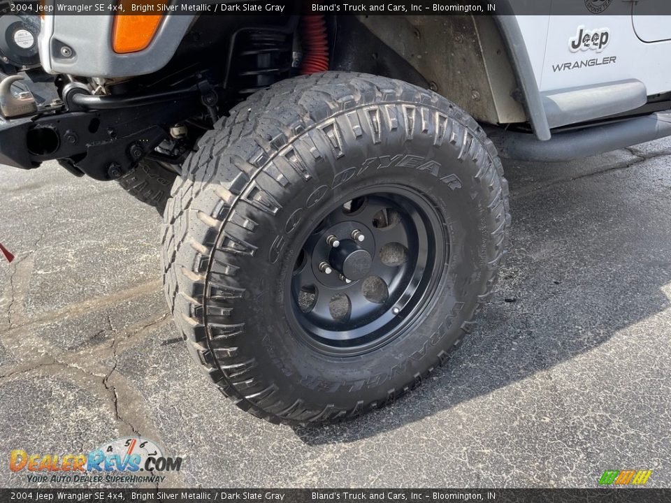 2004 Jeep Wrangler SE 4x4 Bright Silver Metallic / Dark Slate Gray Photo #12