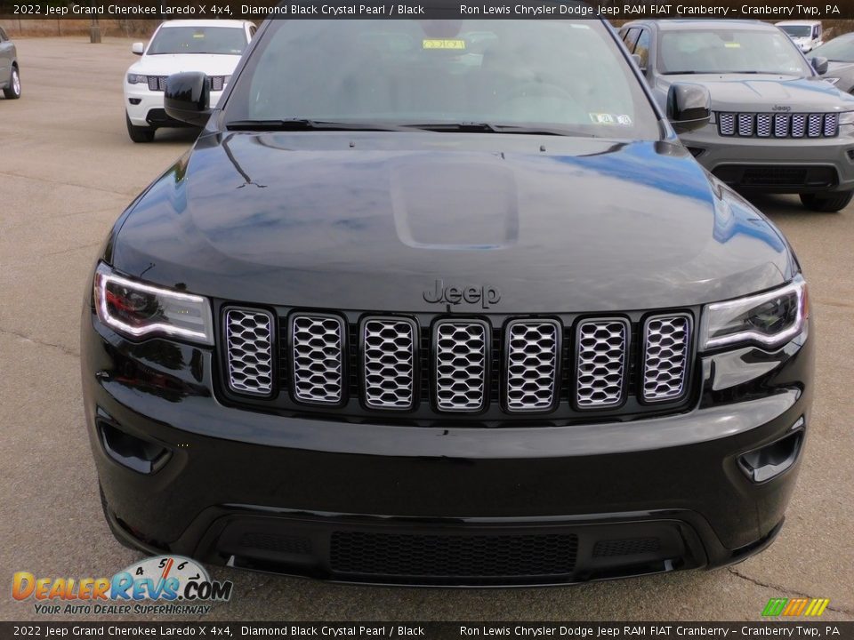 2022 Jeep Grand Cherokee Laredo X 4x4 Diamond Black Crystal Pearl / Black Photo #2