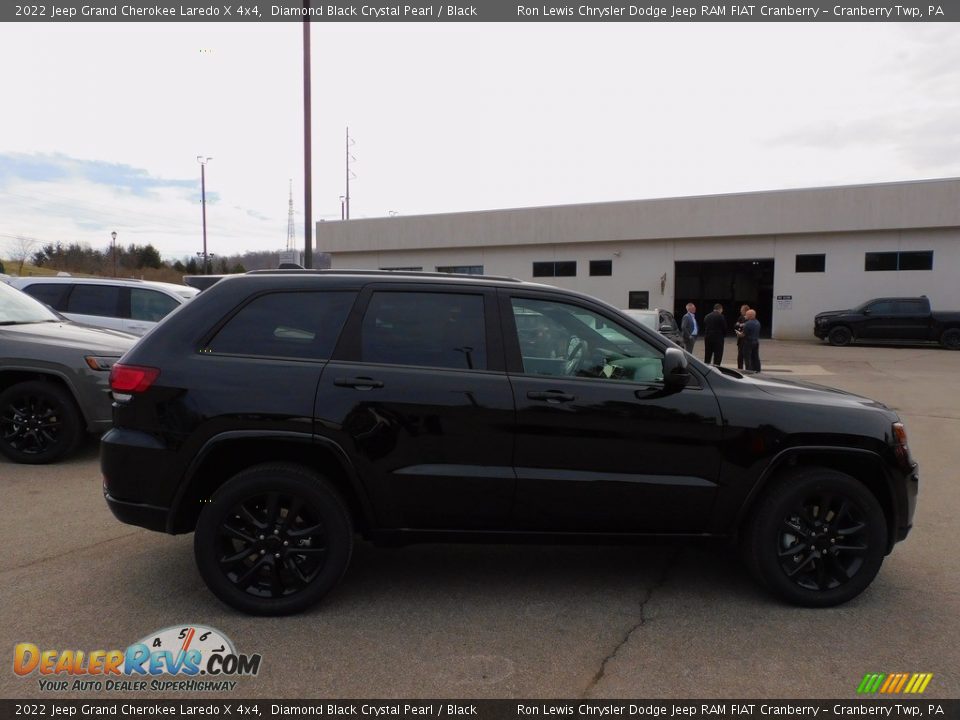 2022 Jeep Grand Cherokee Laredo X 4x4 Diamond Black Crystal Pearl / Black Photo #4