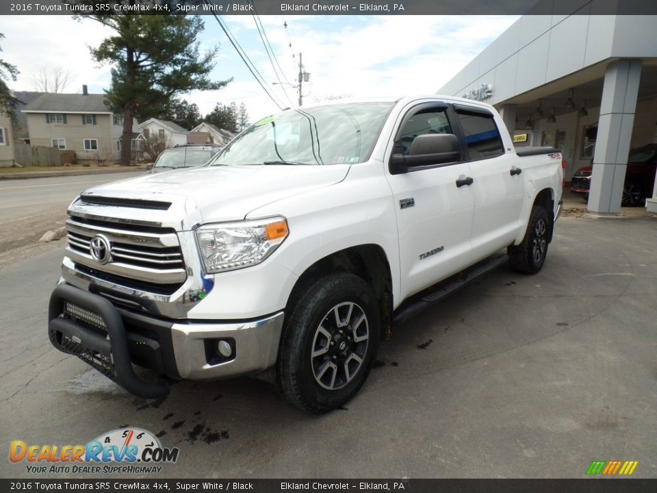 2016 Toyota Tundra SR5 CrewMax 4x4 Super White / Black Photo #2