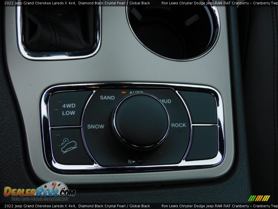 Controls of 2022 Jeep Grand Cherokee Laredo X 4x4 Photo #18