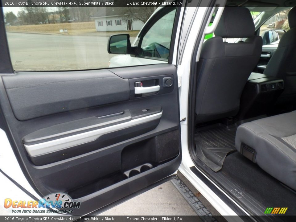 2016 Toyota Tundra SR5 CrewMax 4x4 Super White / Black Photo #34