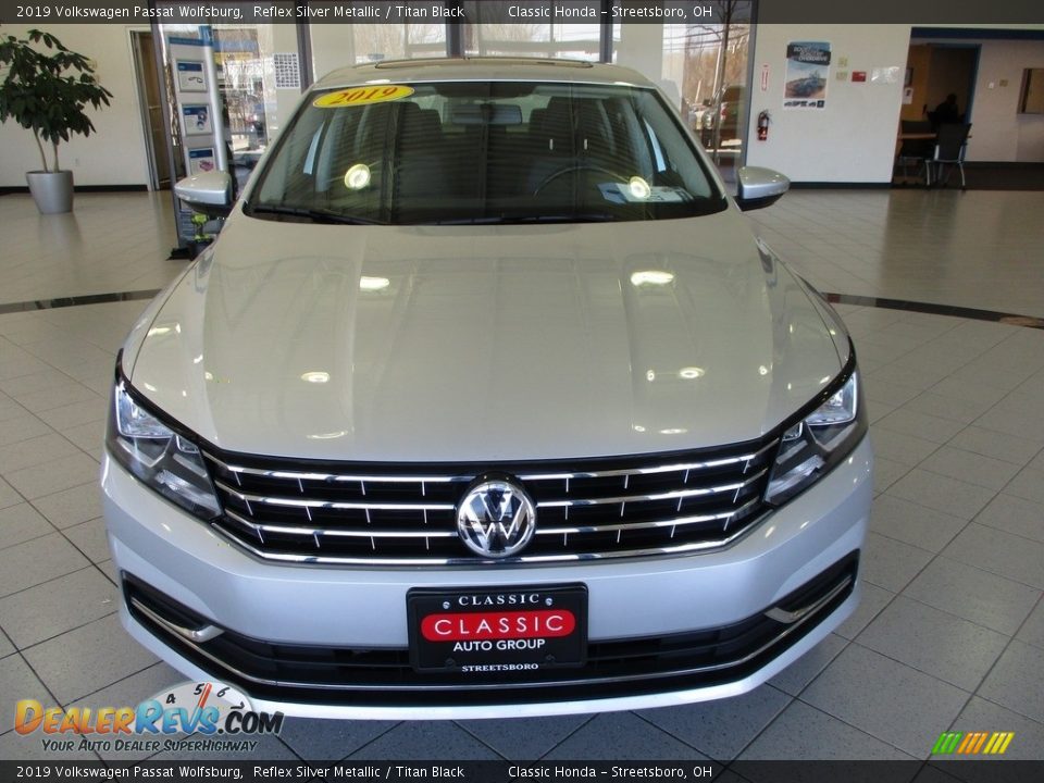 2019 Volkswagen Passat Wolfsburg Reflex Silver Metallic / Titan Black Photo #2