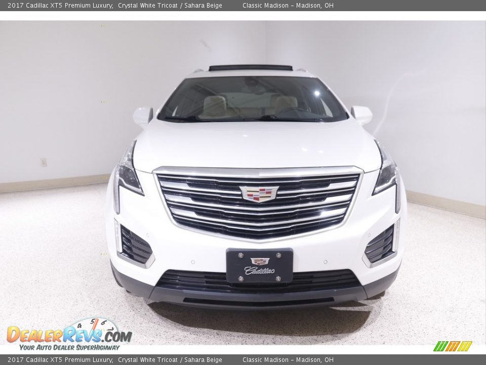 2017 Cadillac XT5 Premium Luxury Crystal White Tricoat / Sahara Beige Photo #2