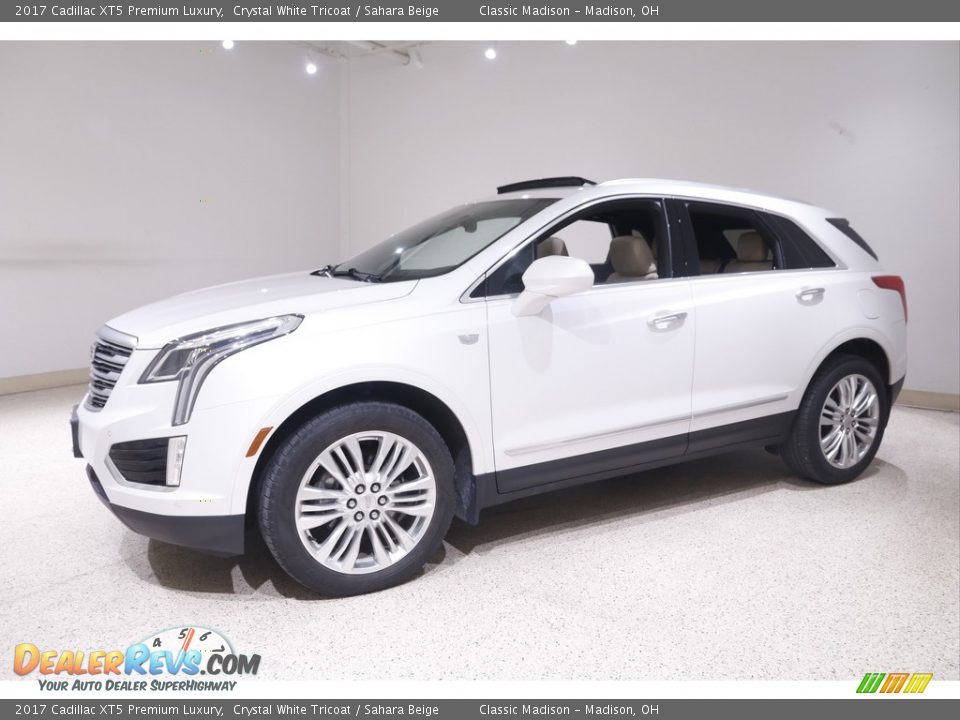 2017 Cadillac XT5 Premium Luxury Crystal White Tricoat / Sahara Beige Photo #3