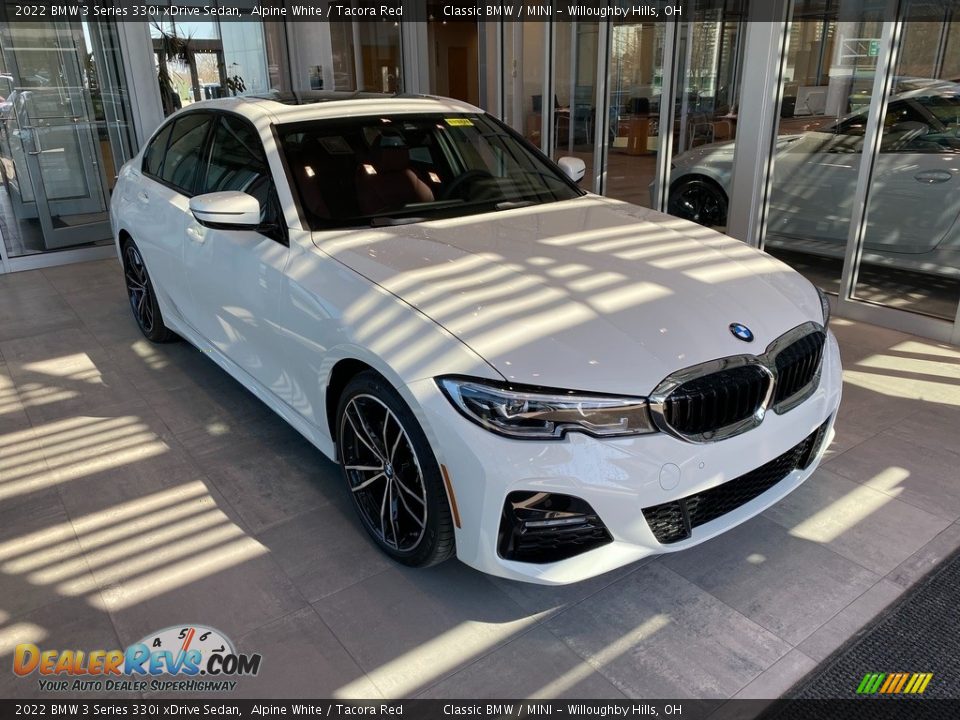 2022 BMW 3 Series 330i xDrive Sedan Alpine White / Tacora Red Photo #1