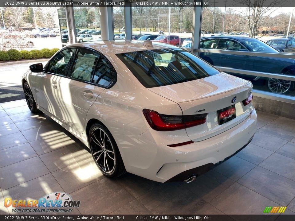 2022 BMW 3 Series 330i xDrive Sedan Alpine White / Tacora Red Photo #2