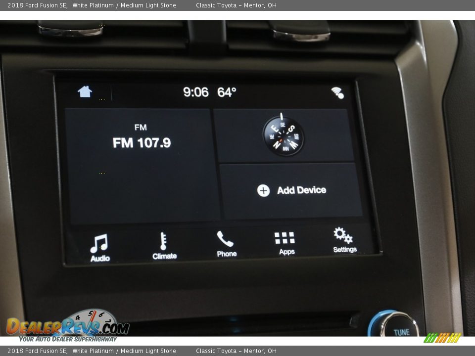 2018 Ford Fusion SE White Platinum / Medium Light Stone Photo #10