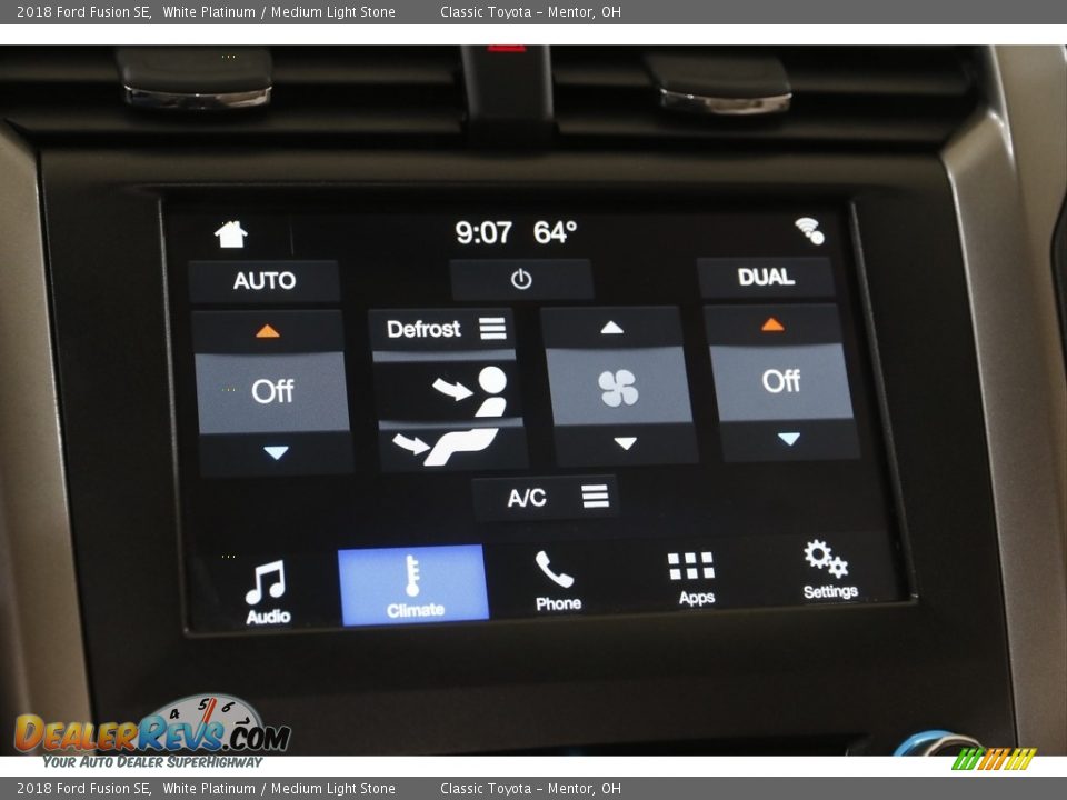 2018 Ford Fusion SE White Platinum / Medium Light Stone Photo #11