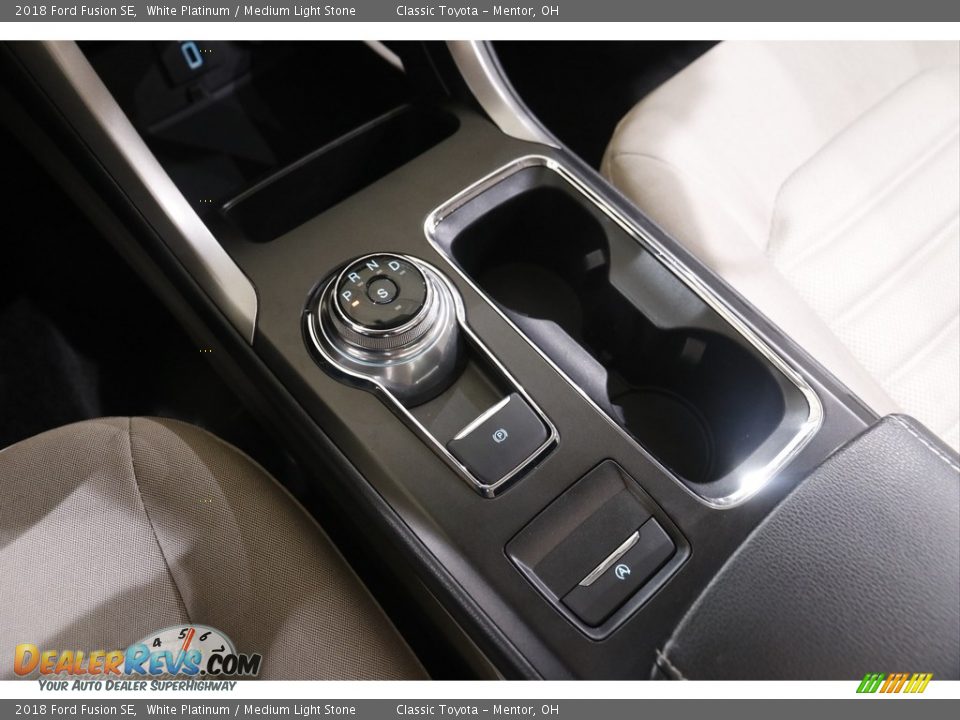 2018 Ford Fusion SE White Platinum / Medium Light Stone Photo #13