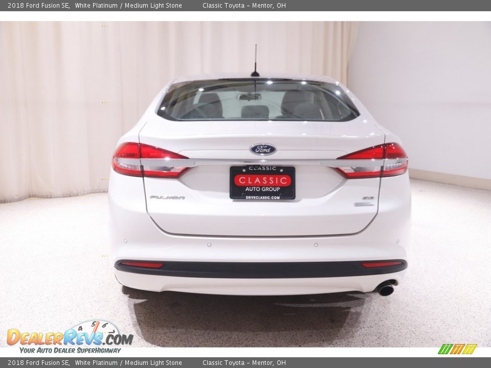 2018 Ford Fusion SE White Platinum / Medium Light Stone Photo #17
