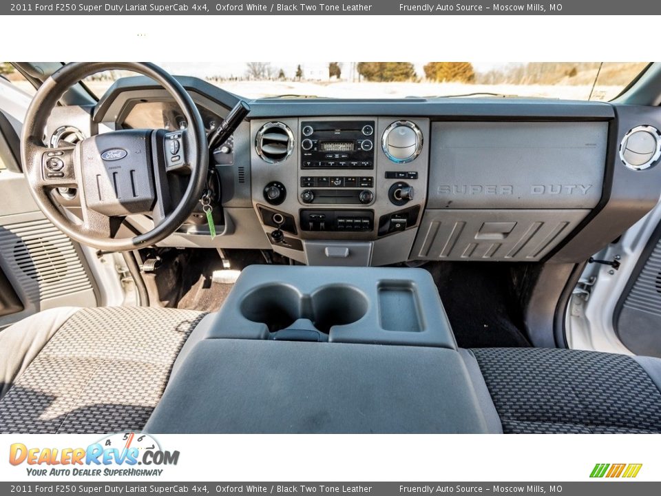 2011 Ford F250 Super Duty Lariat SuperCab 4x4 Oxford White / Black Two Tone Leather Photo #26