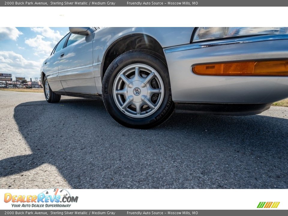 2000 Buick Park Avenue Sterling Silver Metallic / Medium Gray Photo #2