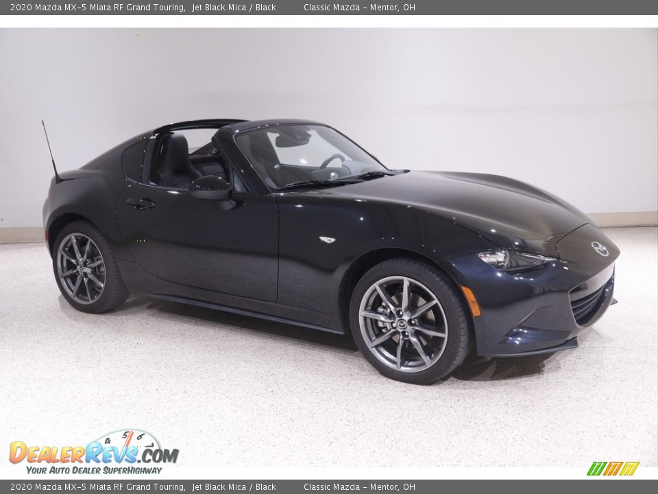 Front 3/4 View of 2020 Mazda MX-5 Miata RF Grand Touring Photo #1