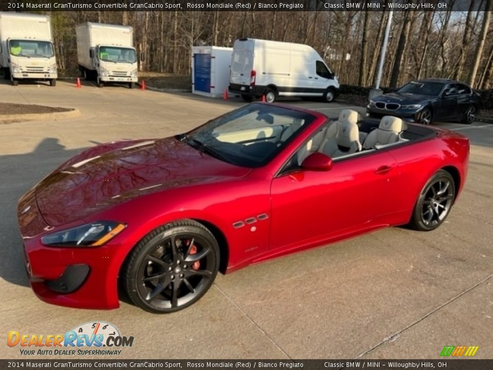 Front 3/4 View of 2014 Maserati GranTurismo Convertible GranCabrio Sport Photo #2