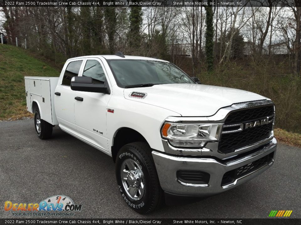 2022 Ram 2500 Tradesman Crew Cab Chassis 4x4 Bright White / Black/Diesel Gray Photo #4