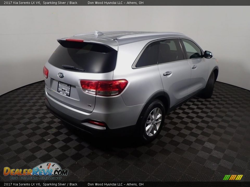 2017 Kia Sorento LX V6 Sparkling Silver / Black Photo #17