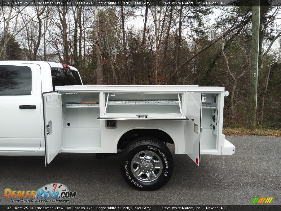 2022 Ram 2500 Tradesman Crew Cab Chassis 4x4 Bright White / Black/Diesel Gray Photo #11