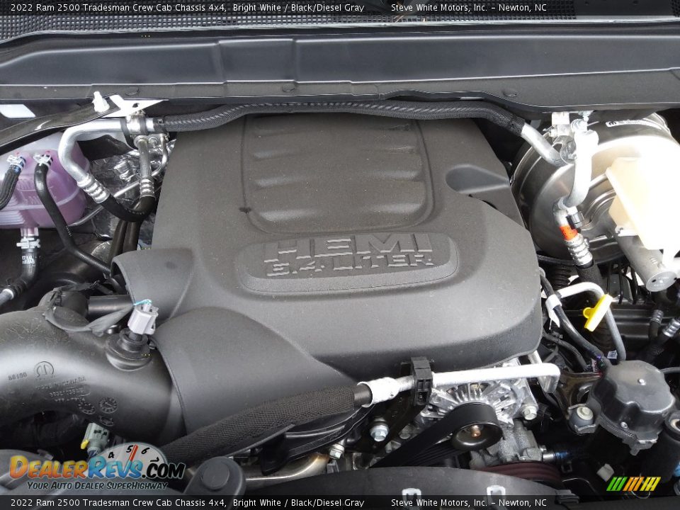 2022 Ram 2500 Tradesman Crew Cab Chassis 4x4 Bright White / Black/Diesel Gray Photo #12