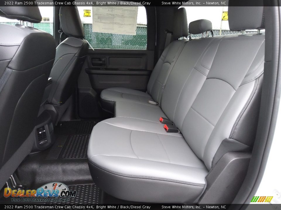 2022 Ram 2500 Tradesman Crew Cab Chassis 4x4 Bright White / Black/Diesel Gray Photo #15