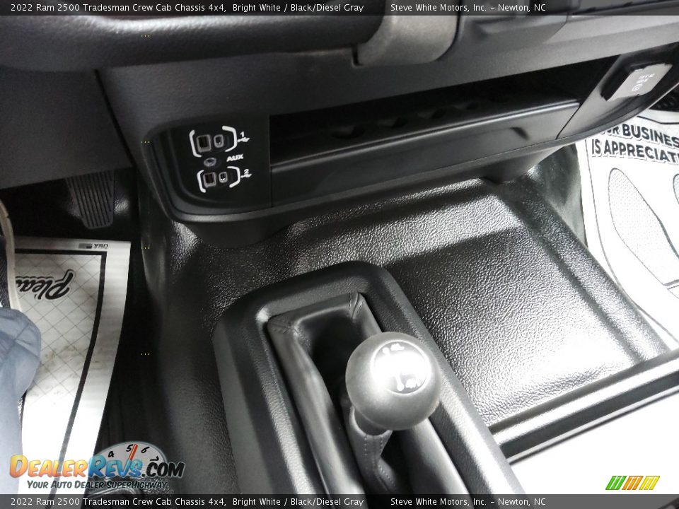 2022 Ram 2500 Tradesman Crew Cab Chassis 4x4 Bright White / Black/Diesel Gray Photo #27
