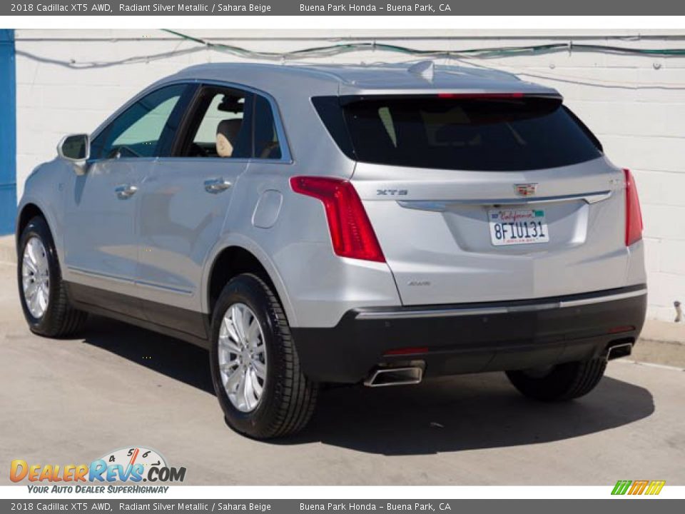 2018 Cadillac XT5 AWD Radiant Silver Metallic / Sahara Beige Photo #2