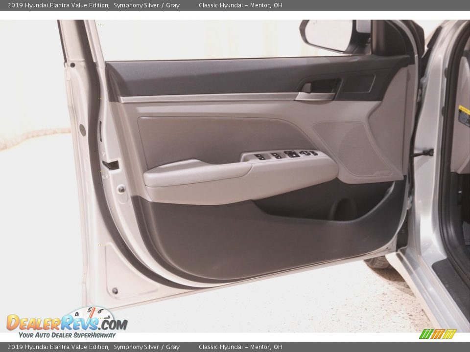 2019 Hyundai Elantra Value Edition Symphony Silver / Gray Photo #4