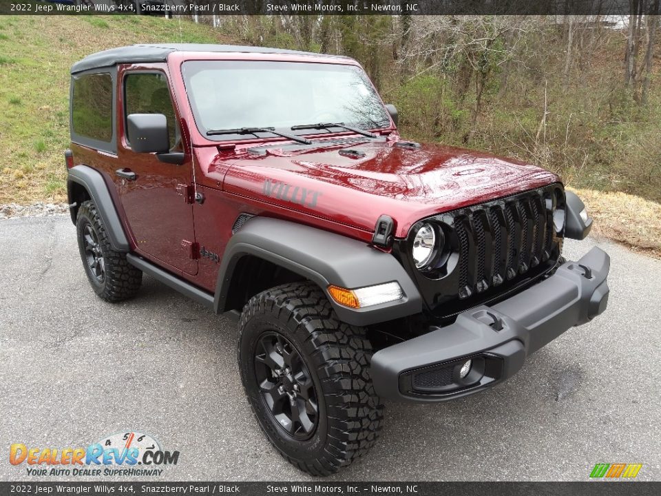 Front 3/4 View of 2022 Jeep Wrangler Willys 4x4 Photo #4