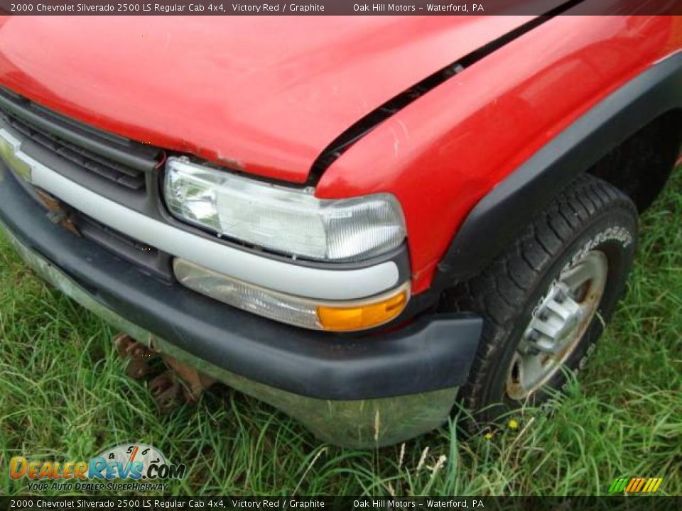 2000 Chevrolet Silverado 2500 LS Regular Cab 4x4 Victory Red / Graphite Photo #5