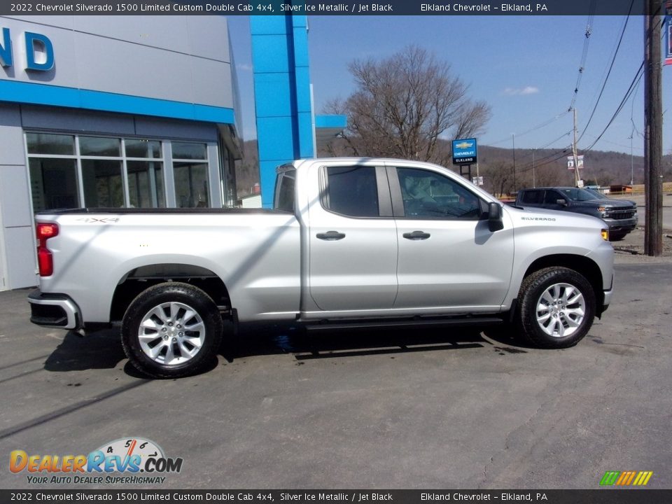 2022 Chevrolet Silverado 1500 Limited Custom Double Cab 4x4 Silver Ice Metallic / Jet Black Photo #3