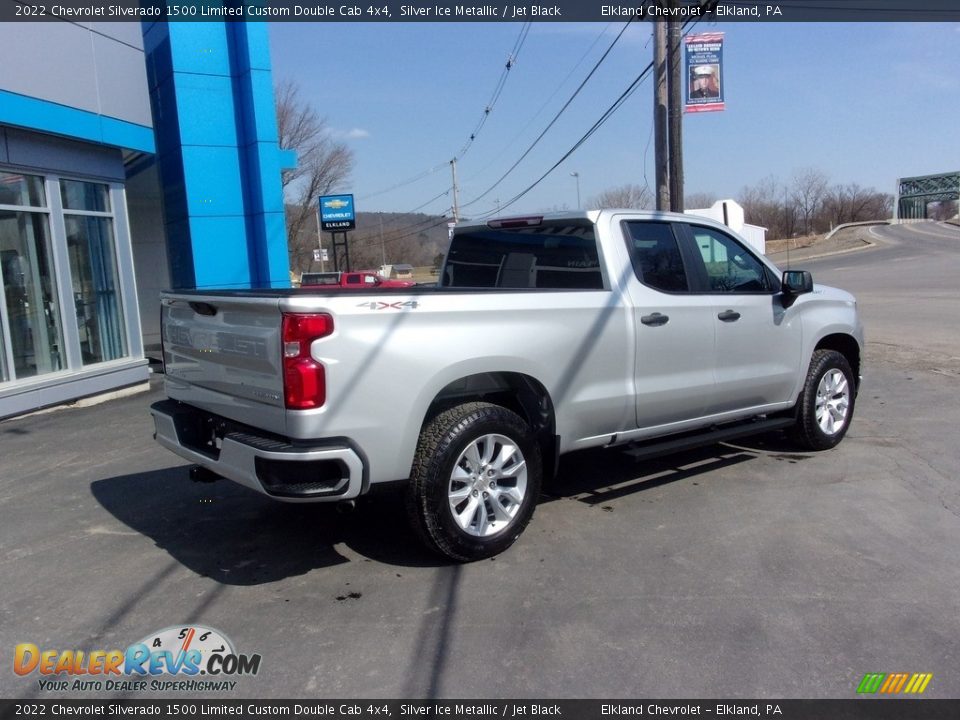 2022 Chevrolet Silverado 1500 Limited Custom Double Cab 4x4 Silver Ice Metallic / Jet Black Photo #4