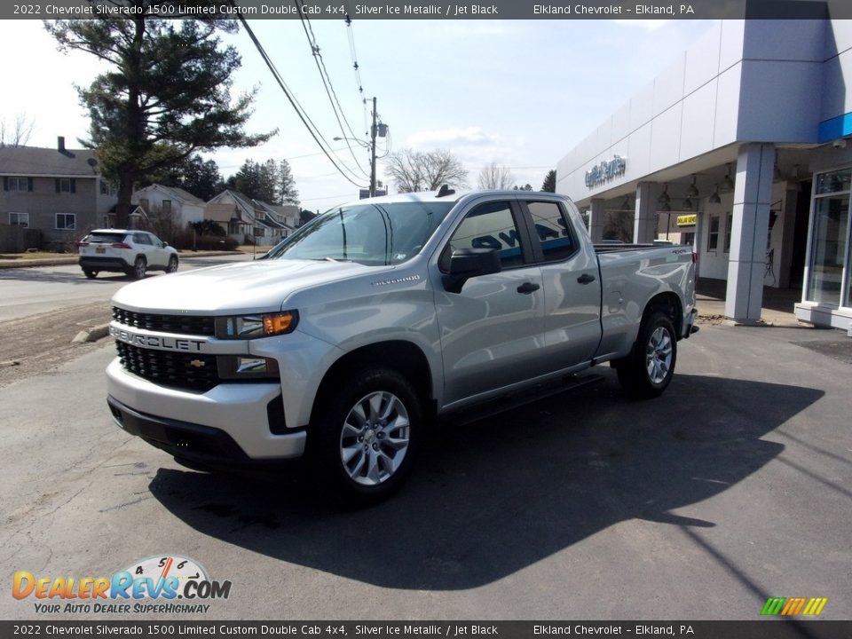 2022 Chevrolet Silverado 1500 Limited Custom Double Cab 4x4 Silver Ice Metallic / Jet Black Photo #9