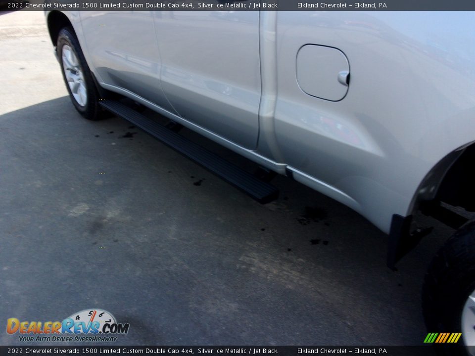2022 Chevrolet Silverado 1500 Limited Custom Double Cab 4x4 Silver Ice Metallic / Jet Black Photo #15