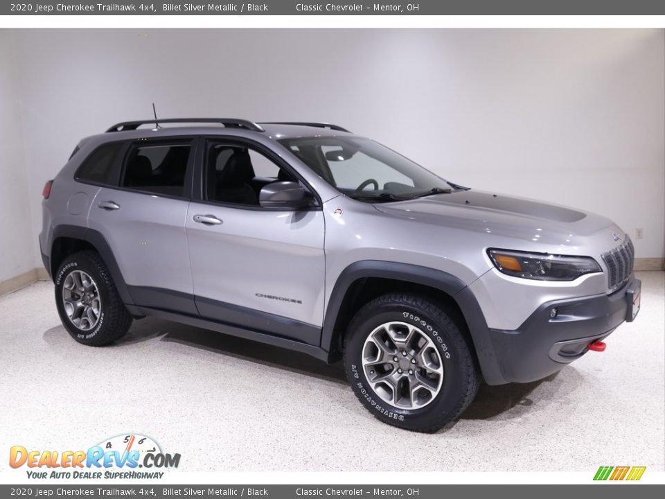 Front 3/4 View of 2020 Jeep Cherokee Trailhawk 4x4 Photo #1