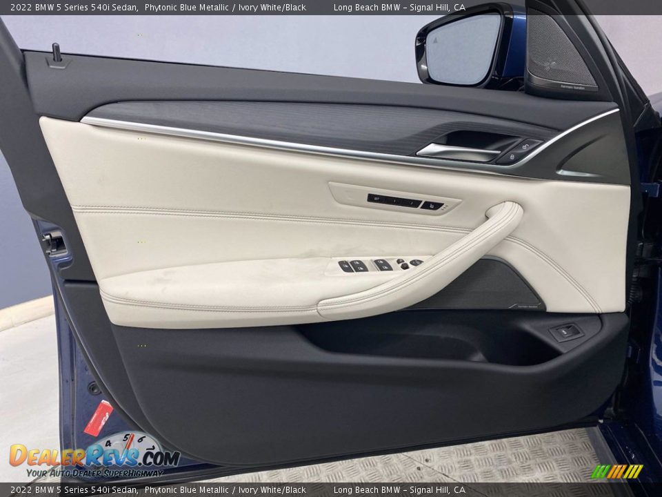 Door Panel of 2022 BMW 5 Series 540i Sedan Photo #10