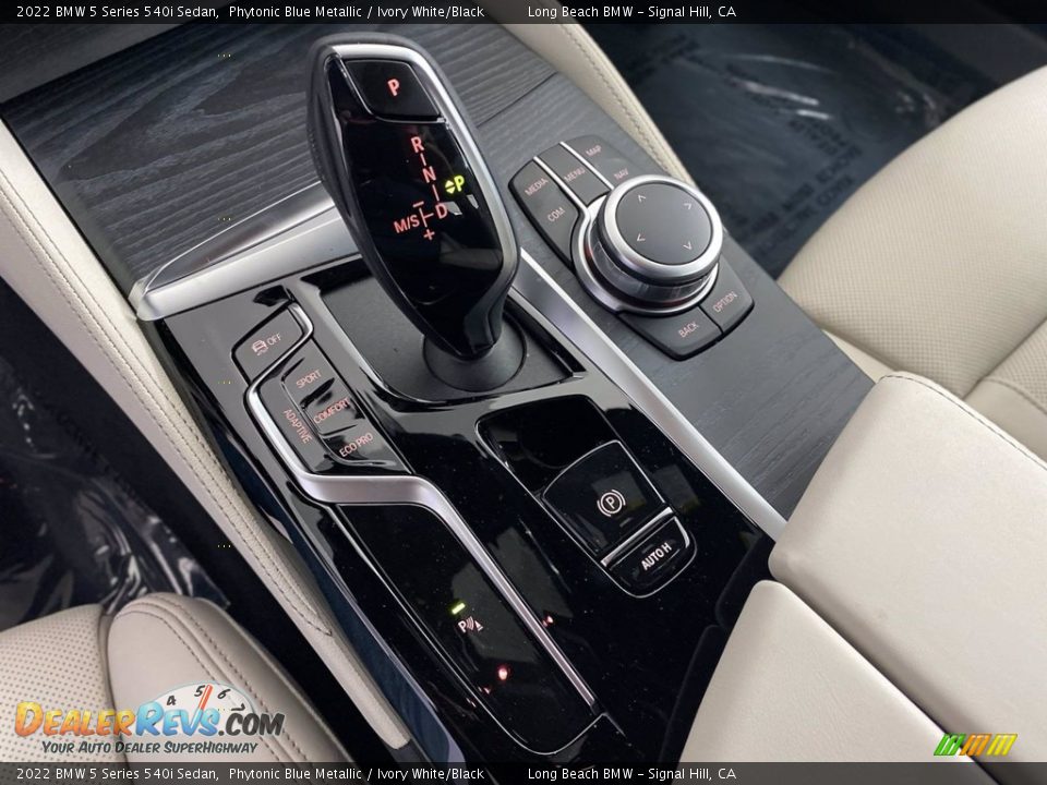 2022 BMW 5 Series 540i Sedan Shifter Photo #22