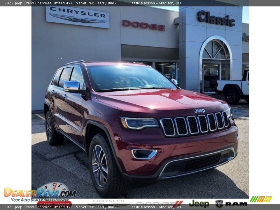 2022 Jeep Grand Cherokee Limited 4x4 Velvet Red Pearl / Black Photo #1