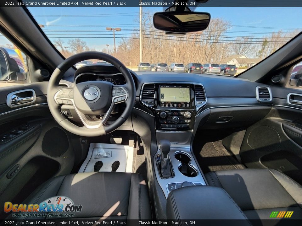 2022 Jeep Grand Cherokee Limited 4x4 Velvet Red Pearl / Black Photo #4