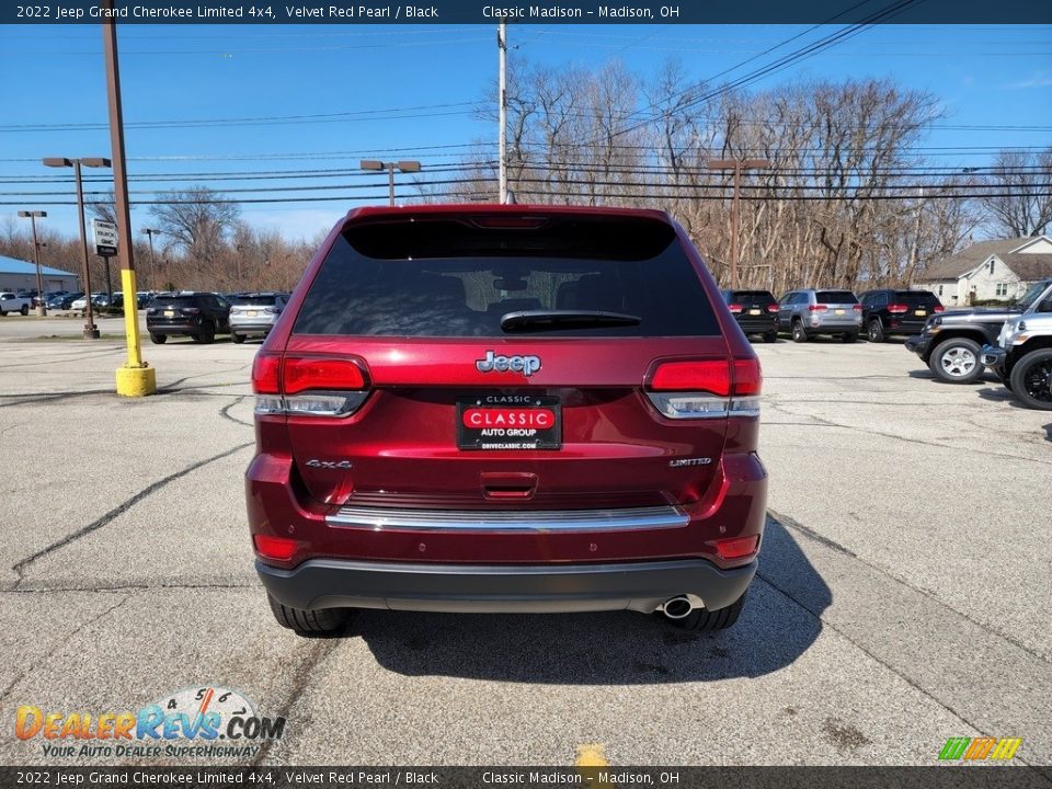 2022 Jeep Grand Cherokee Limited 4x4 Velvet Red Pearl / Black Photo #10