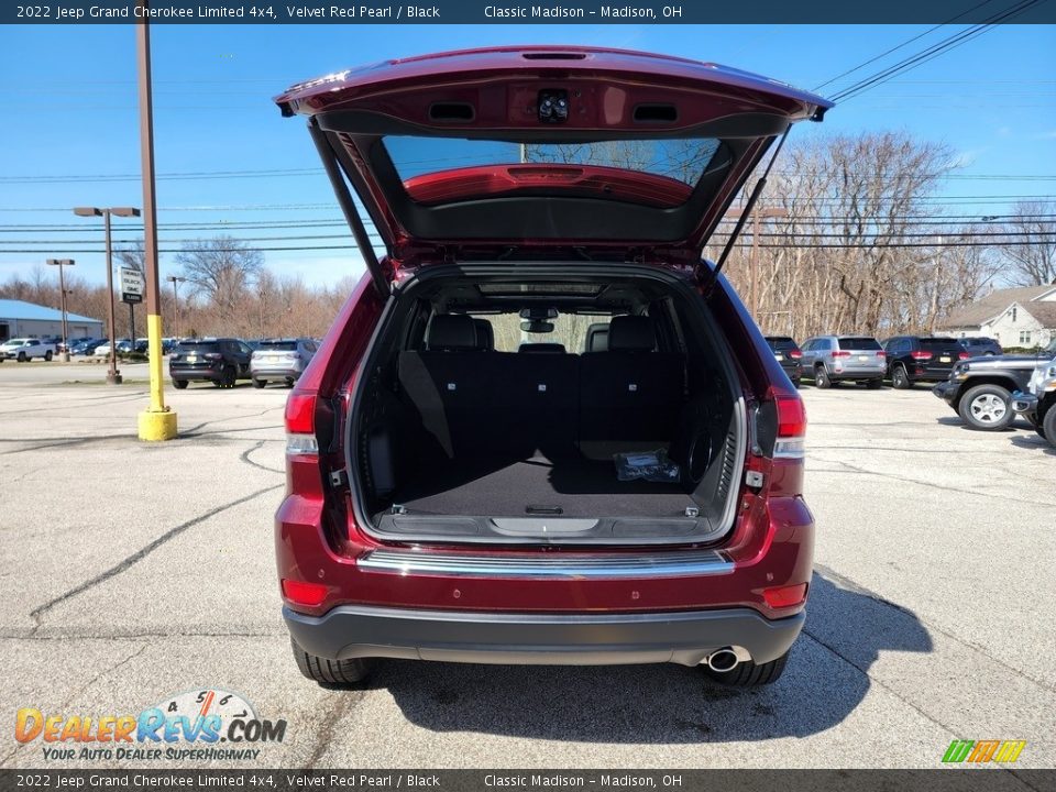 2022 Jeep Grand Cherokee Limited 4x4 Velvet Red Pearl / Black Photo #11