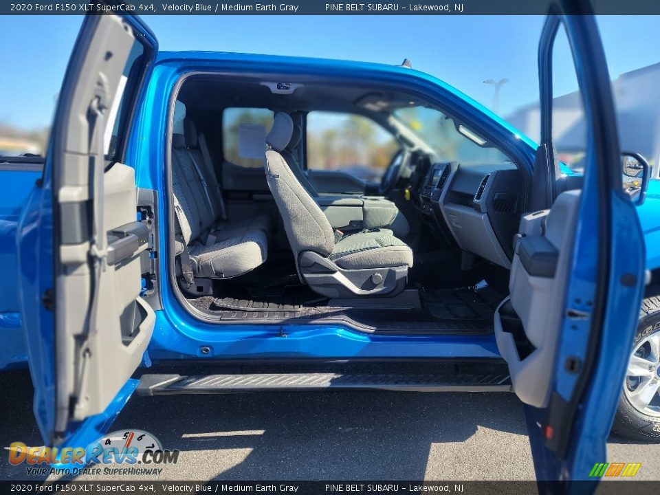 2020 Ford F150 XLT SuperCab 4x4 Velocity Blue / Medium Earth Gray Photo #25