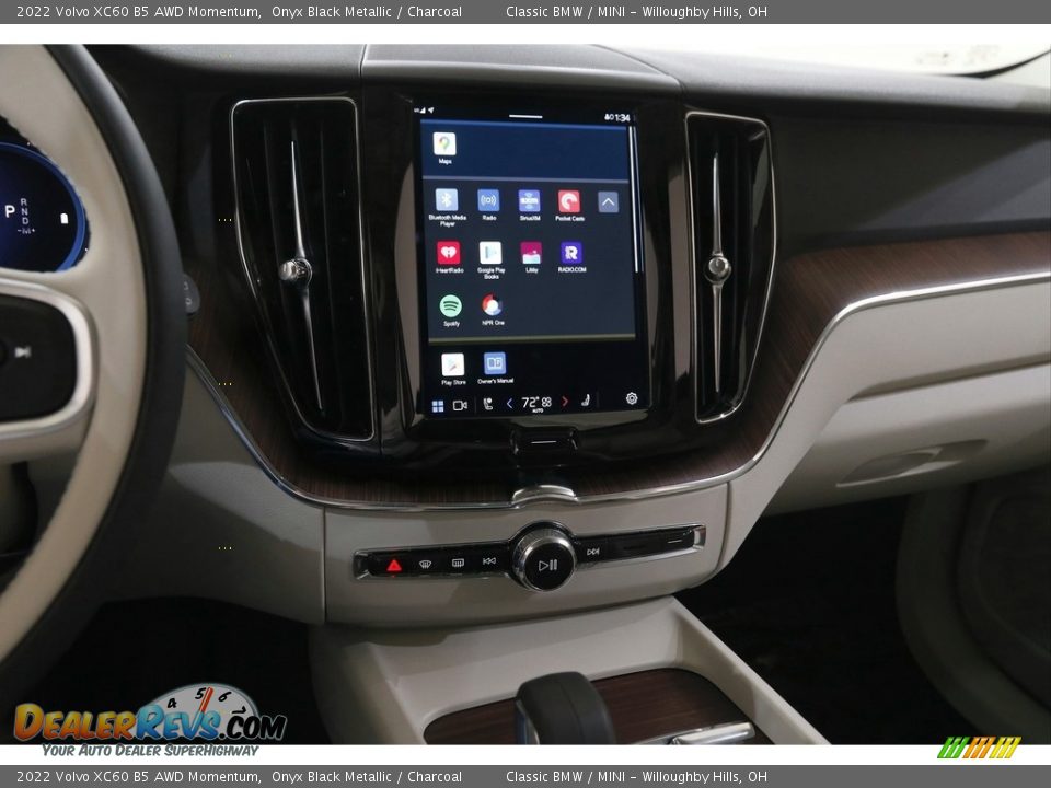 Controls of 2022 Volvo XC60 B5 AWD Momentum Photo #9