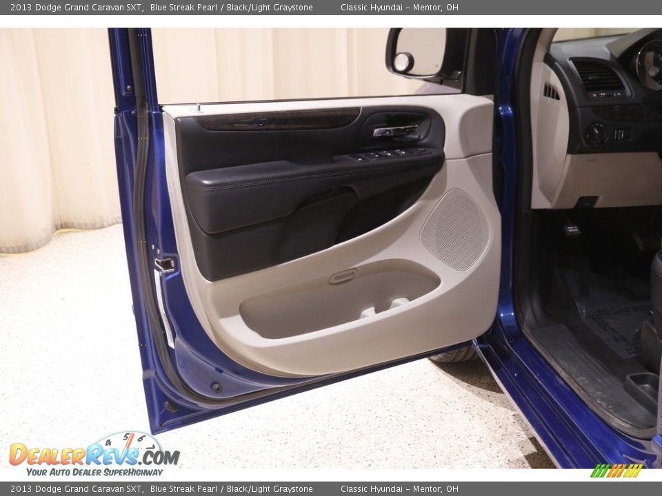 2013 Dodge Grand Caravan SXT Blue Streak Pearl / Black/Light Graystone Photo #4