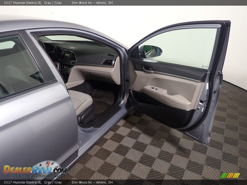 2017 Hyundai Elantra SE Gray / Gray Photo #35
