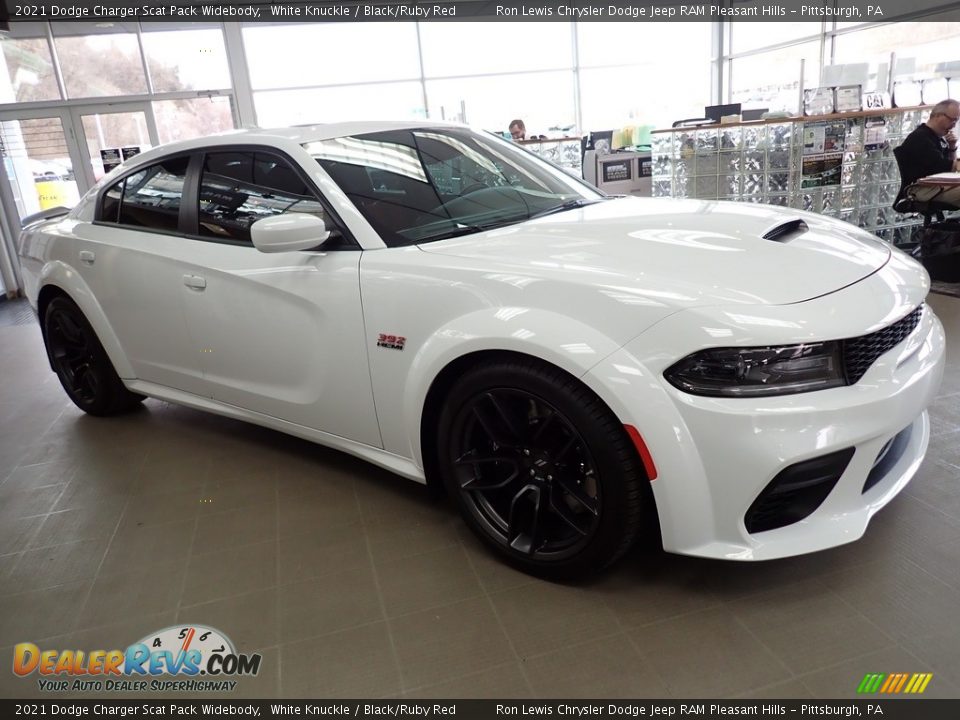 Front 3/4 View of 2021 Dodge Charger Scat Pack Widebody Photo #8
