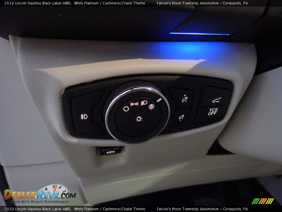 Controls of 2019 Lincoln Nautilus Black Label AWD Photo #22